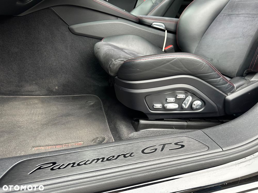 Porsche Panamera - 36