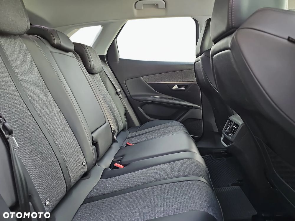 Peugeot 3008 1.2 PureTech Allure S&S - 8