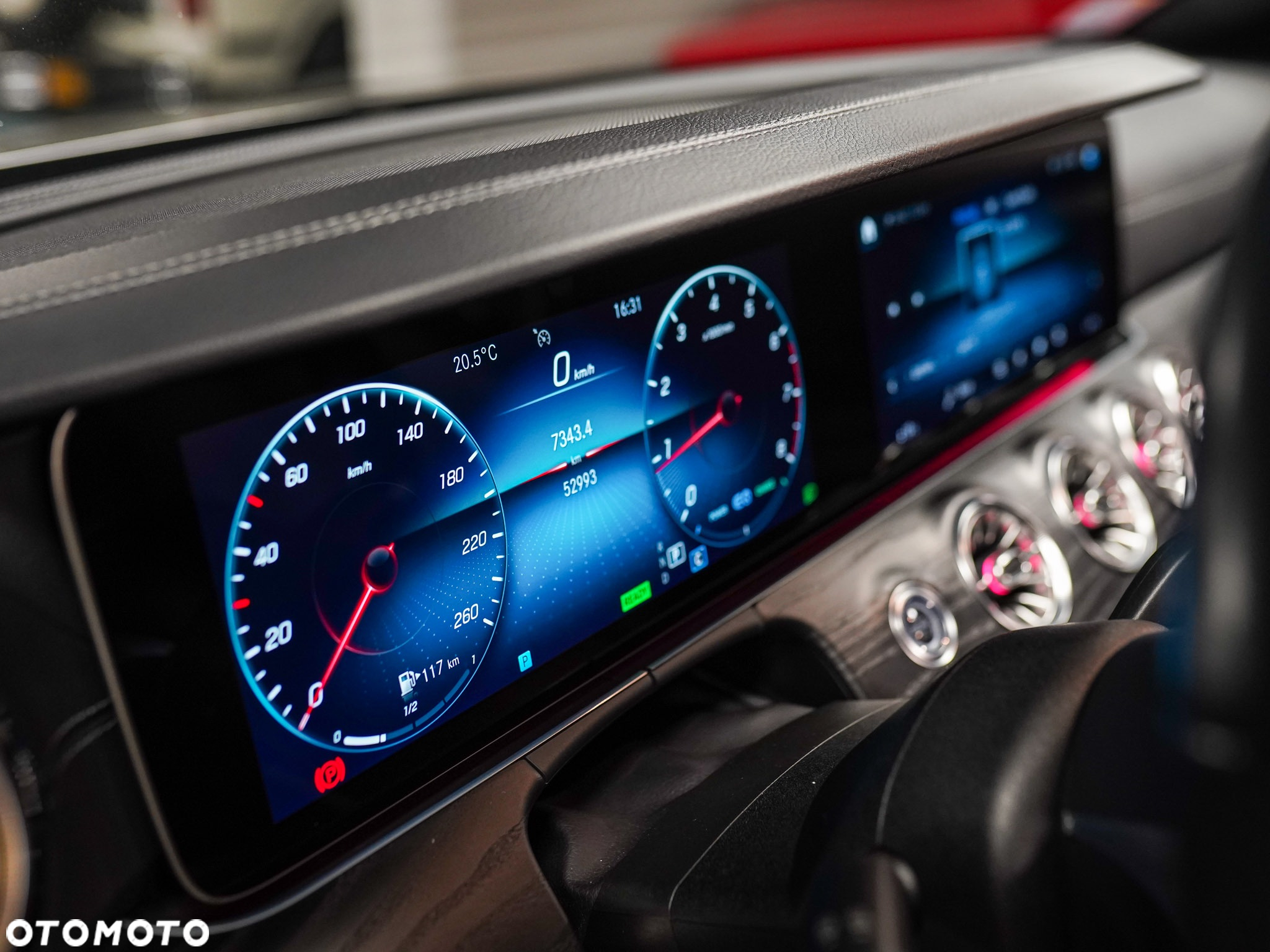Mercedes-Benz Klasa E 200 Kabriolet 4-Matic 9G-TRONIC - 25