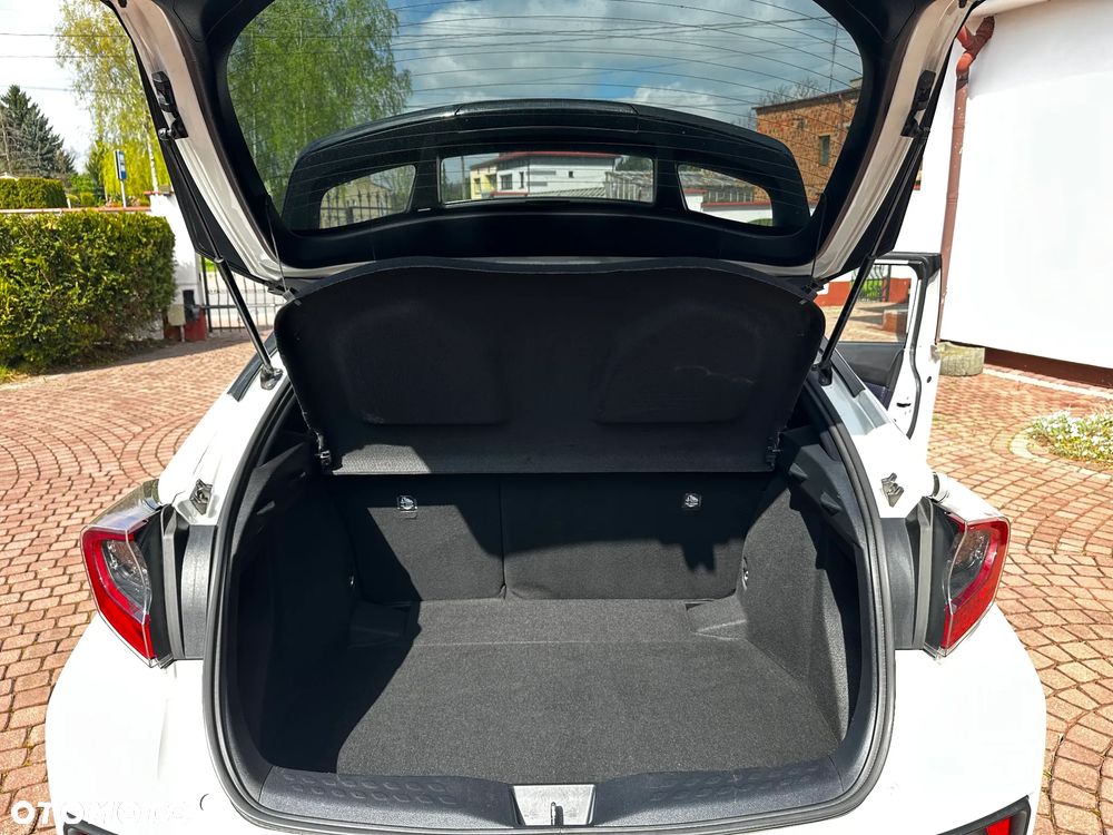 Toyota C-HR 1.2 T Dynamic - 12