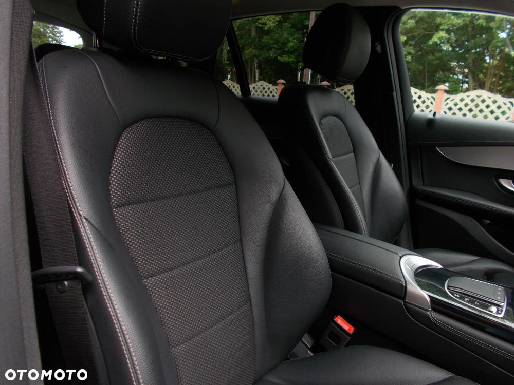 Mercedes-Benz GLC 200 4Matic 9G-TRONIC AMG Line - 17