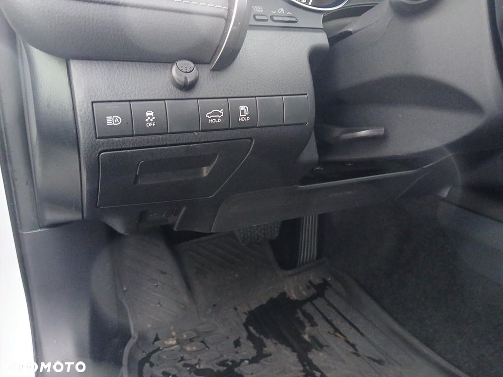 Toyota Camry 2.5 Hybrid Prestige CVT - 36