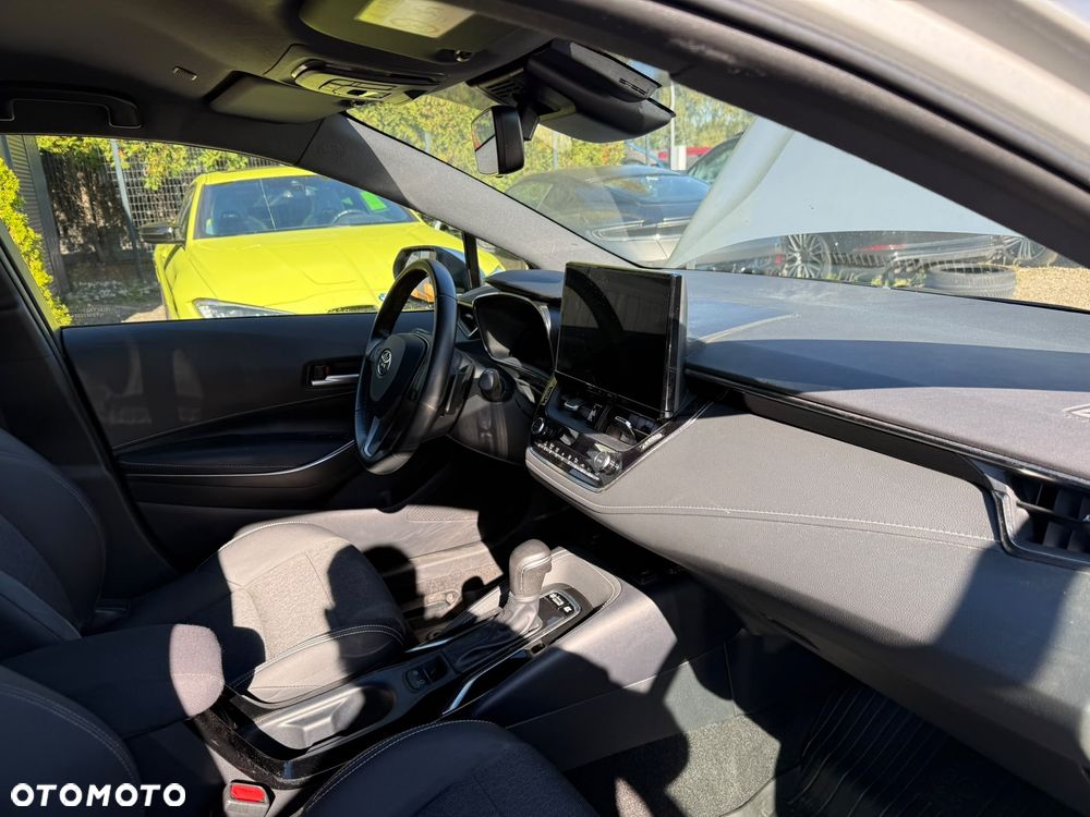 Toyota Corolla 2.0 Hybrid Style - 17