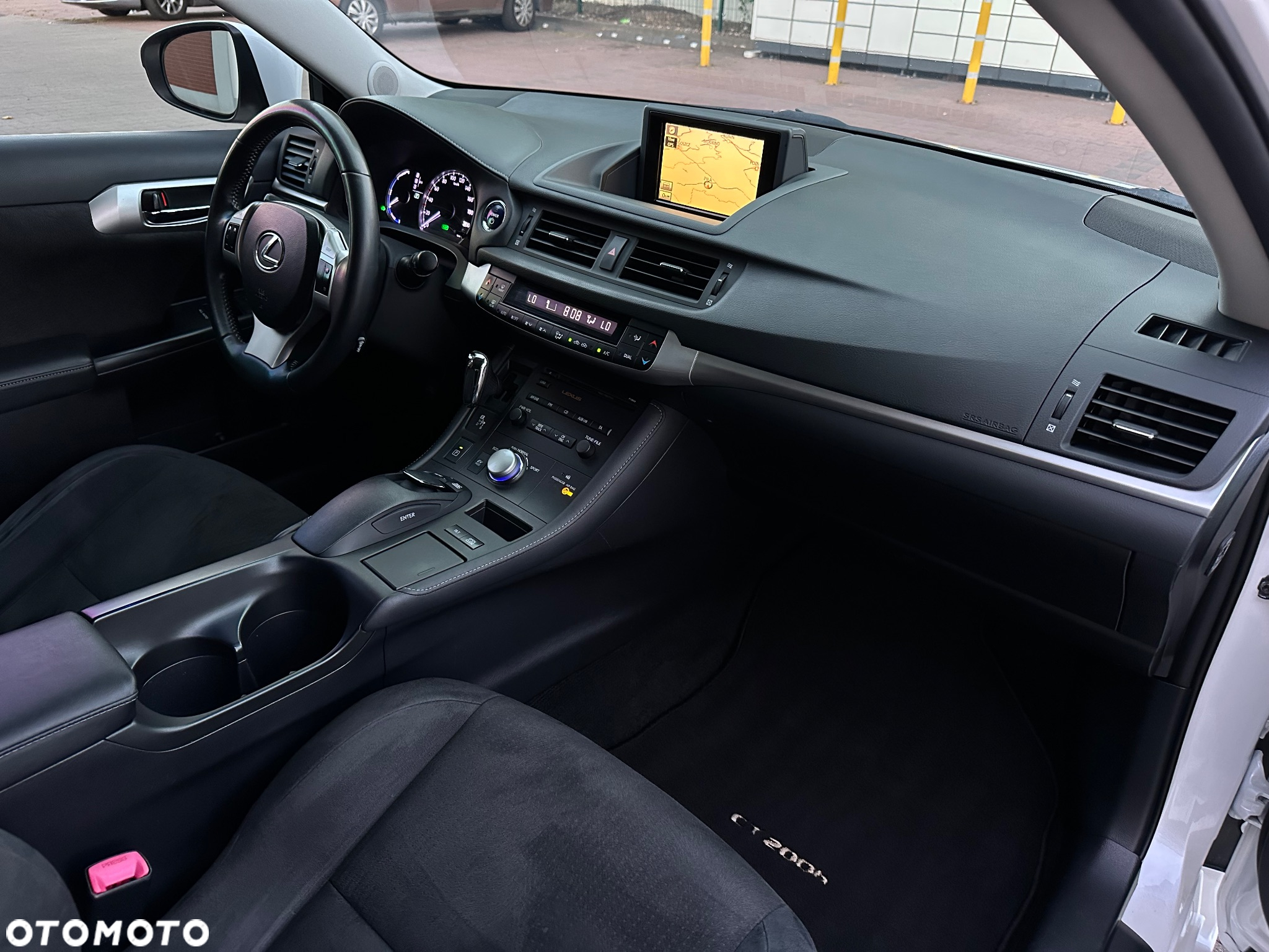 Lexus CT 200h - 24