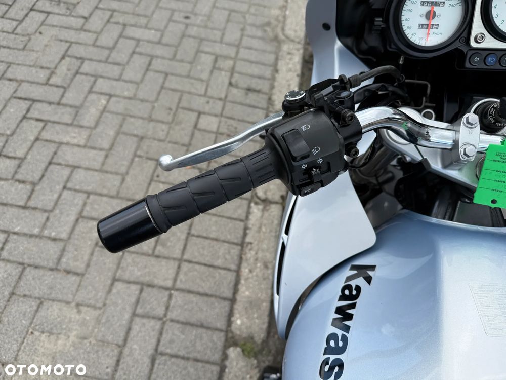 Kawasaki ZR - 11