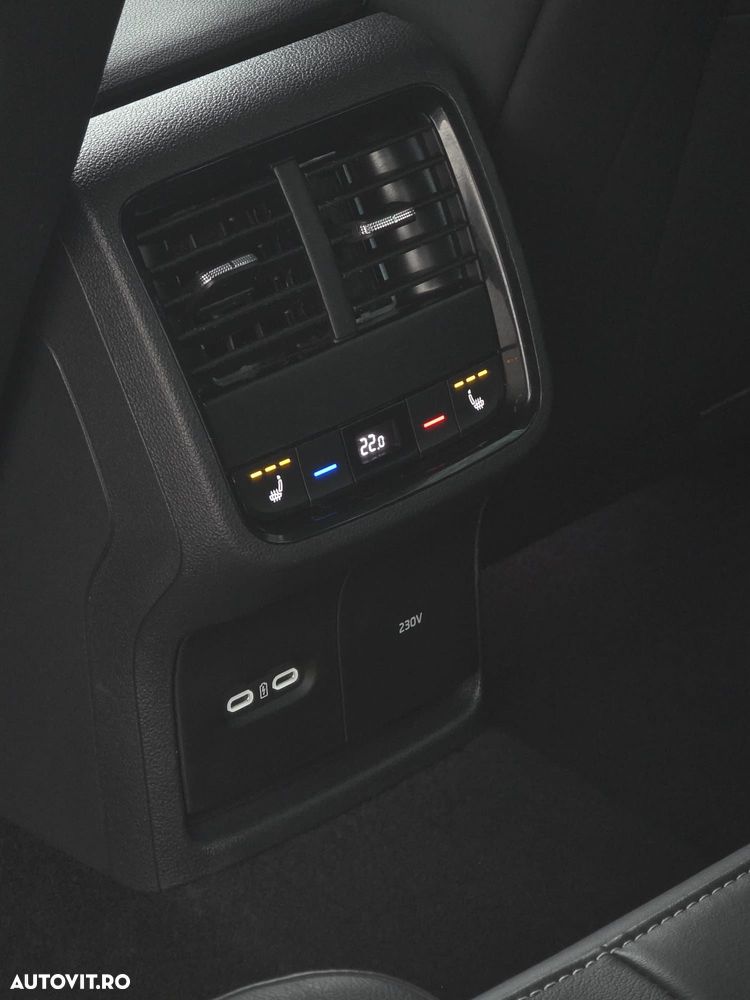 Skoda Octavia 2.0 TDI DSG RS Plus - 24