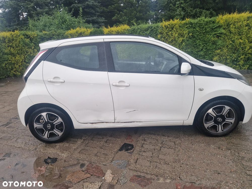 Toyota Aygo x-wave - 4