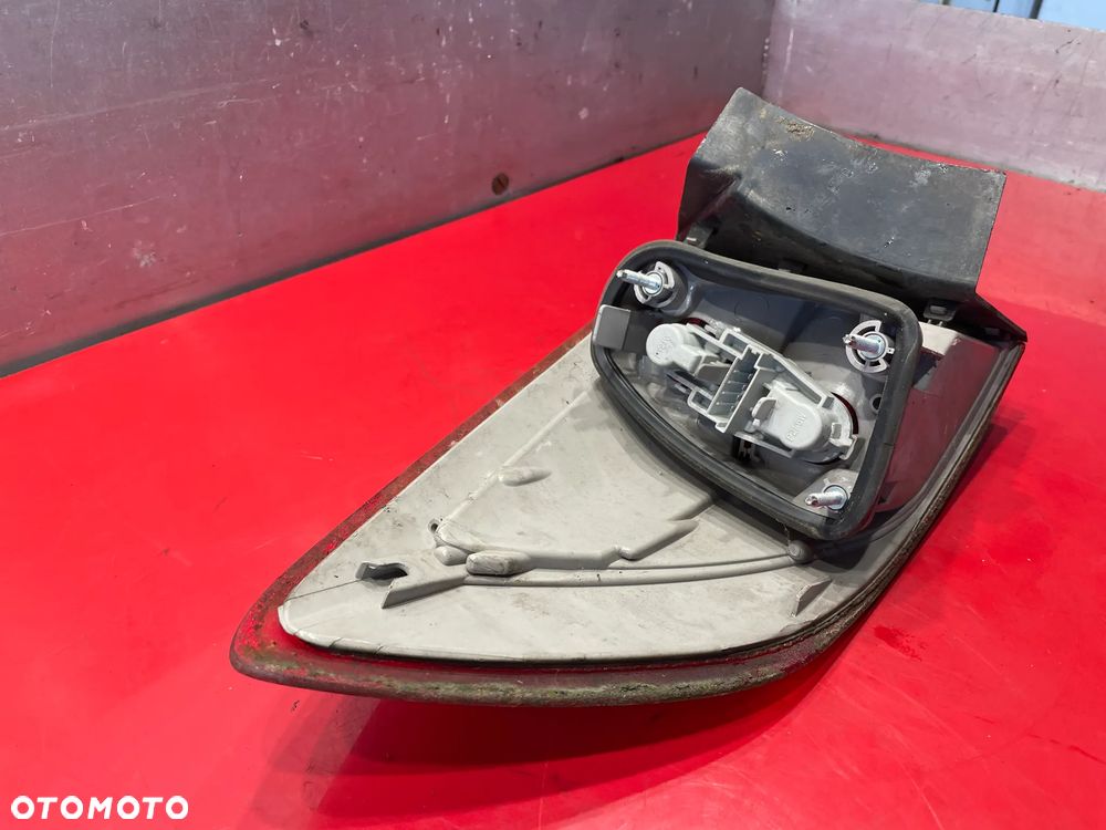 FORD MONDEO IV MK4 KOMBI LAMPA PRAWA TYŁ TYLNA - 4