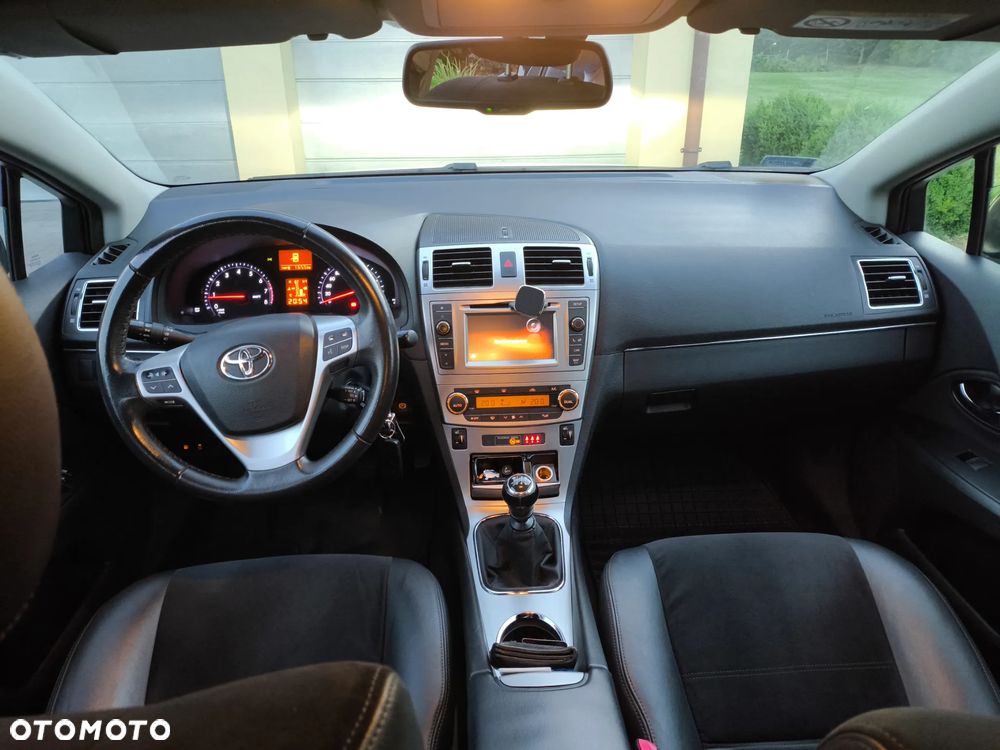 Toyota Avensis 1.8 Premium EU5 - 11