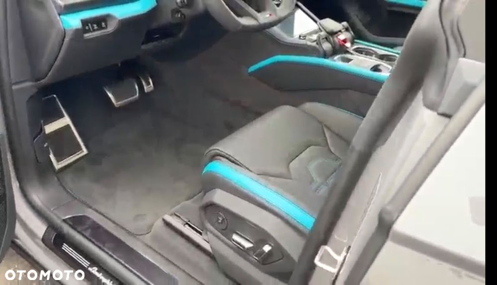 Lamborghini Urus - 10