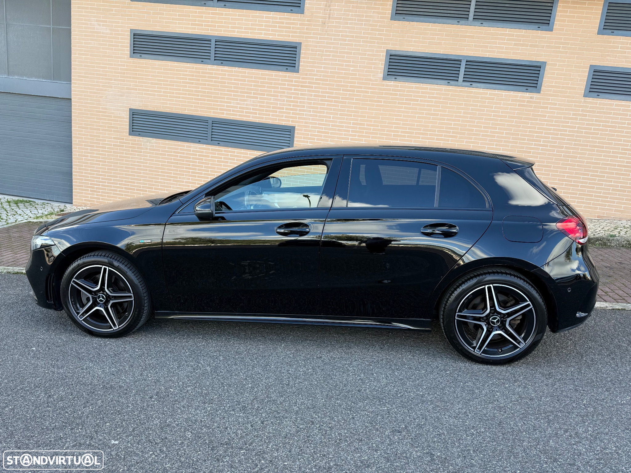 Mercedes-Benz A 250 e AMG Line - 12