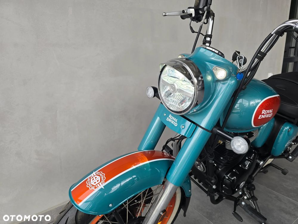 Royal Enfield Classic - 24