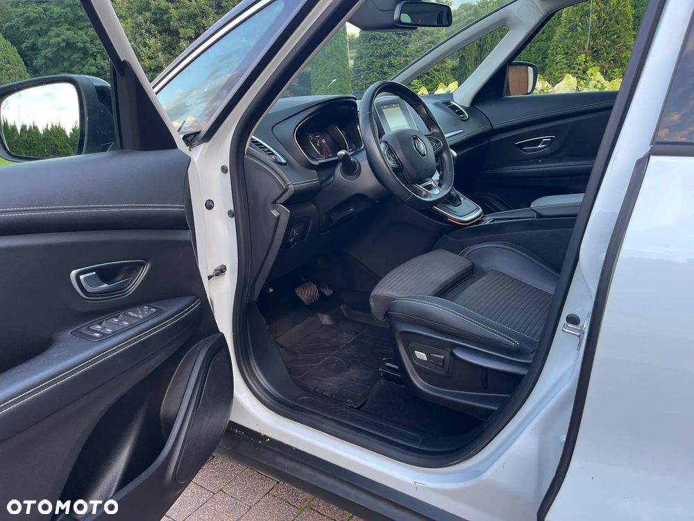 Renault Grand Scenic - 9