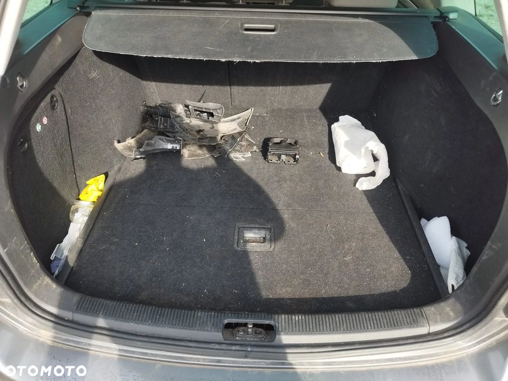 Volkswagen Golf - 24