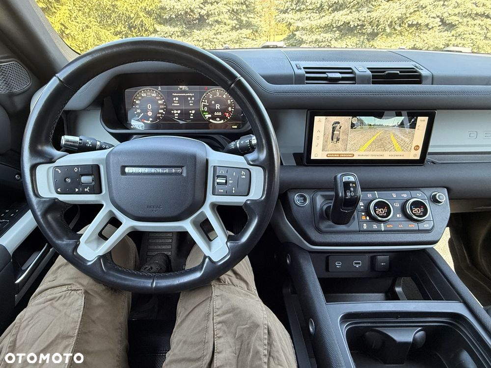Land Rover Defender - 18