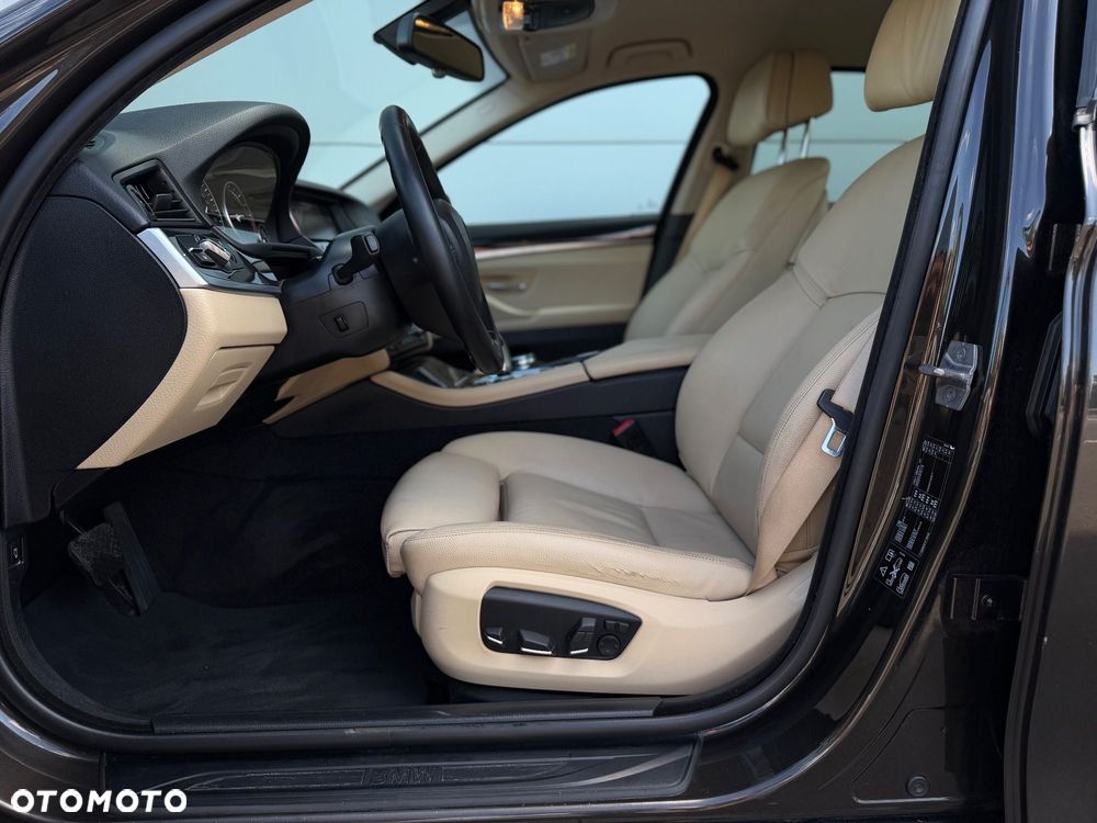 BMW Seria 5 520d xDrive Sport - 15