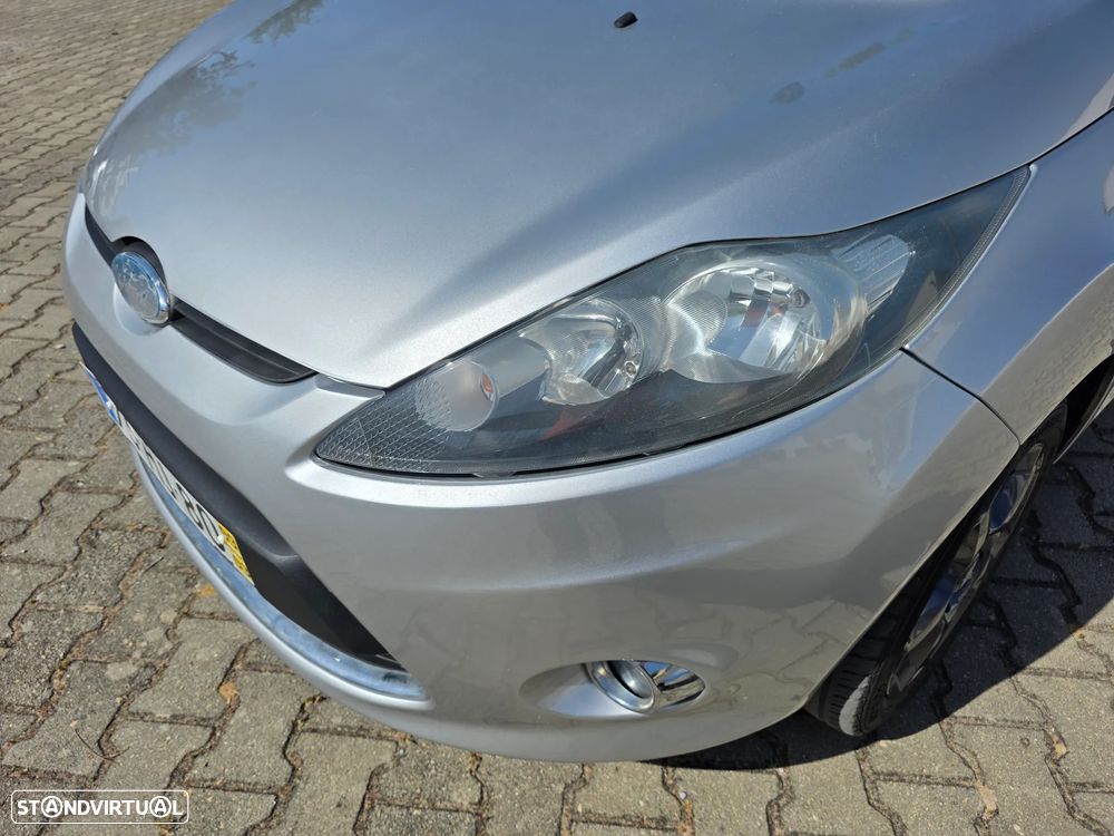 Ford Fiesta 1.25 Techno - 35