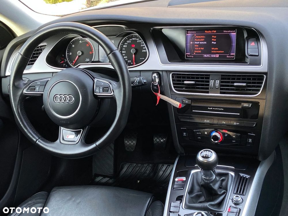 Audi A4 Avant 2.0 TDI e DPF S line Sportpaket - 29