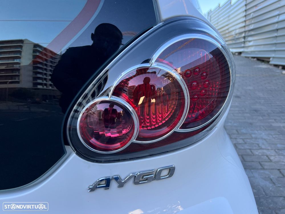 Toyota Aygo 1.0 + AC+VSC - 12