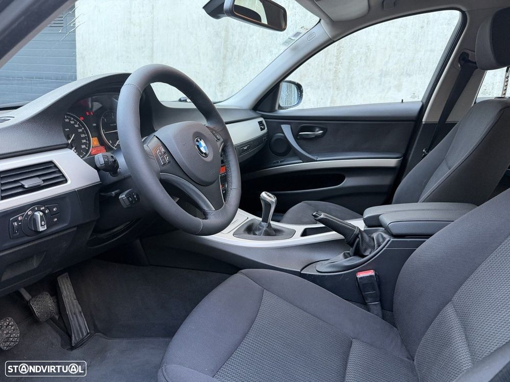 BMW 318 d Line Sport - 9