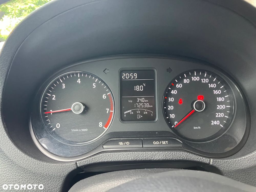 Volkswagen Polo 1.4 16V Trendline - 8
