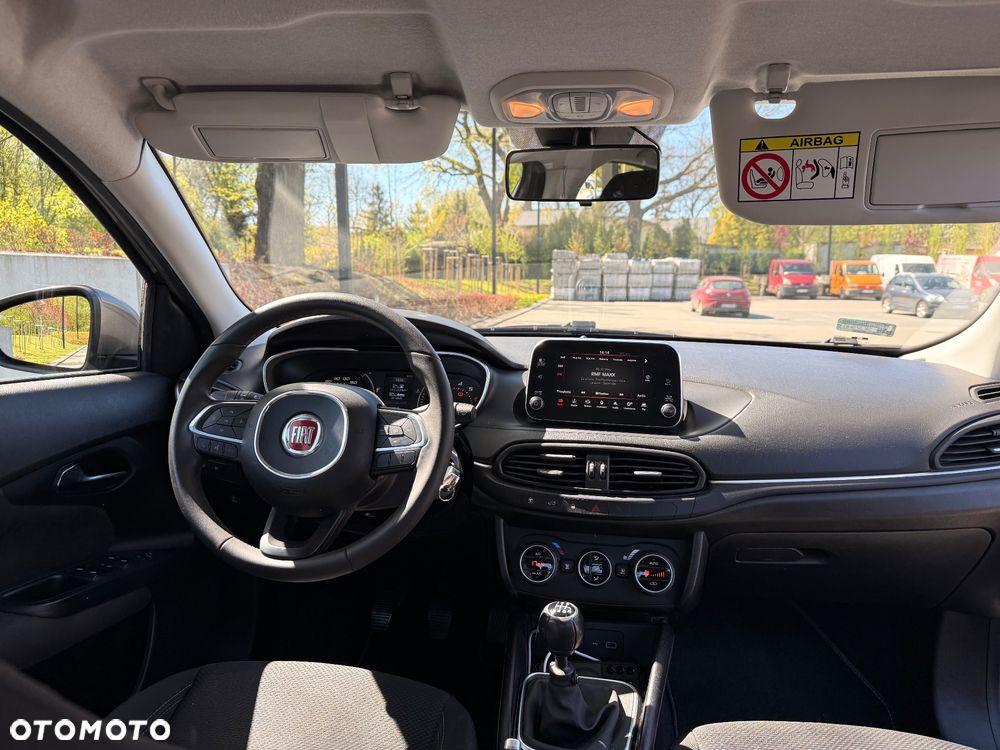 Fiat Tipo 1.4 16V Lounge EU6d - 12
