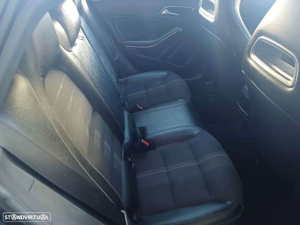 Mercedes-Benz CLA 180 d Shooting Brake Urban - 23