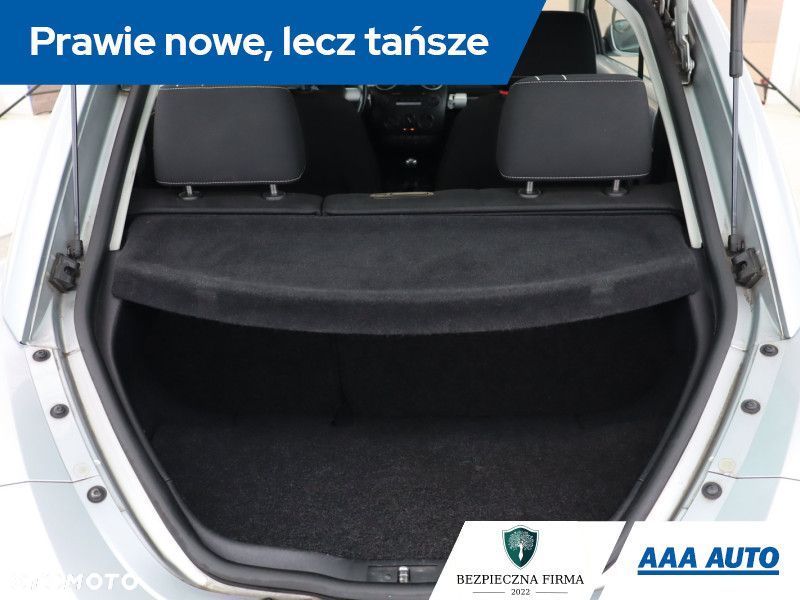 Volkswagen New Beetle - 13
