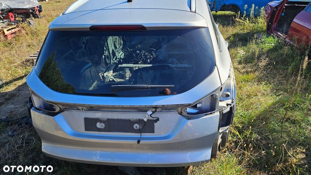 Ford Focus MK3 Kombi Klapa bagażnika W KOLOR - 1