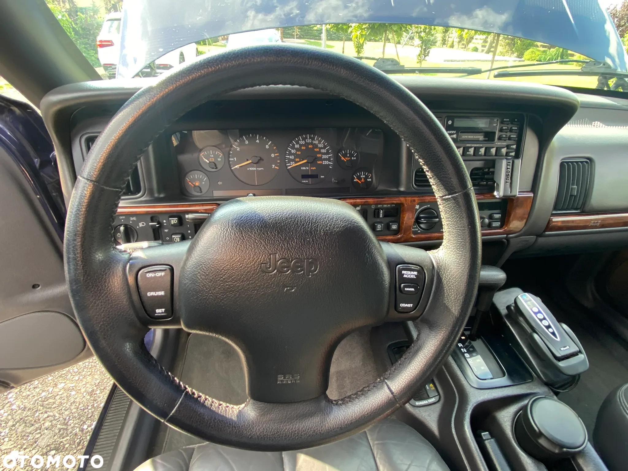 Jeep Cherokee 4.0 Limited - 35