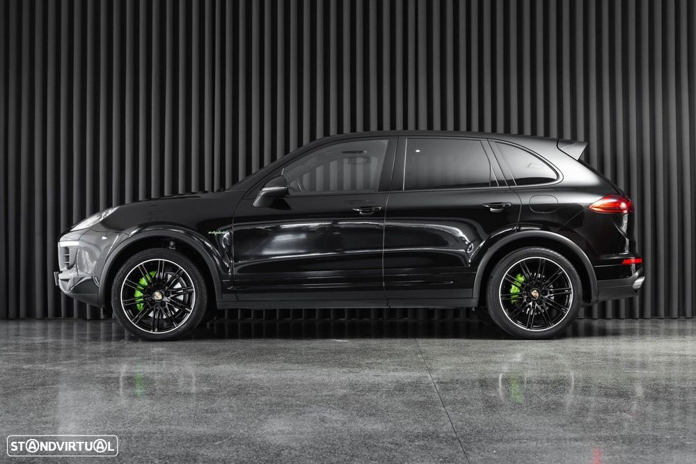 Porsche Cayenne S E-Hybrid - 2