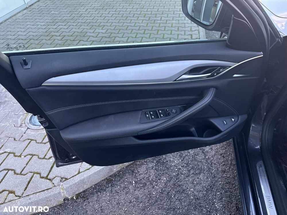 BMW Seria 5 530e xDrive AT PHEV - 12