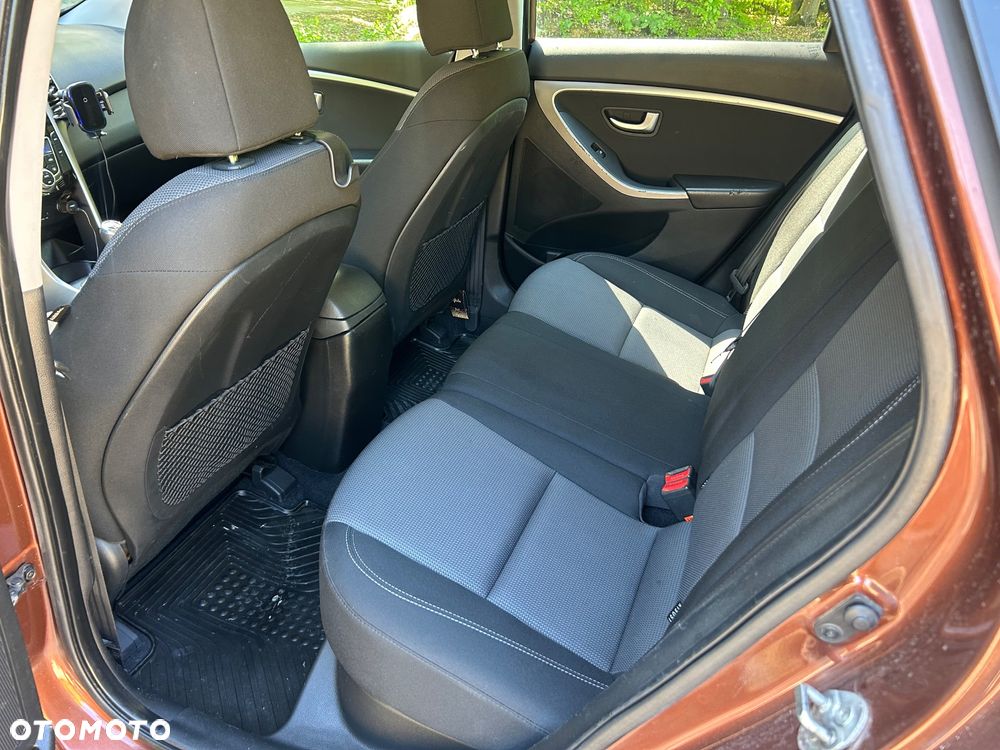 Hyundai i30 blue 1.6 CRDi YES Gold - 9