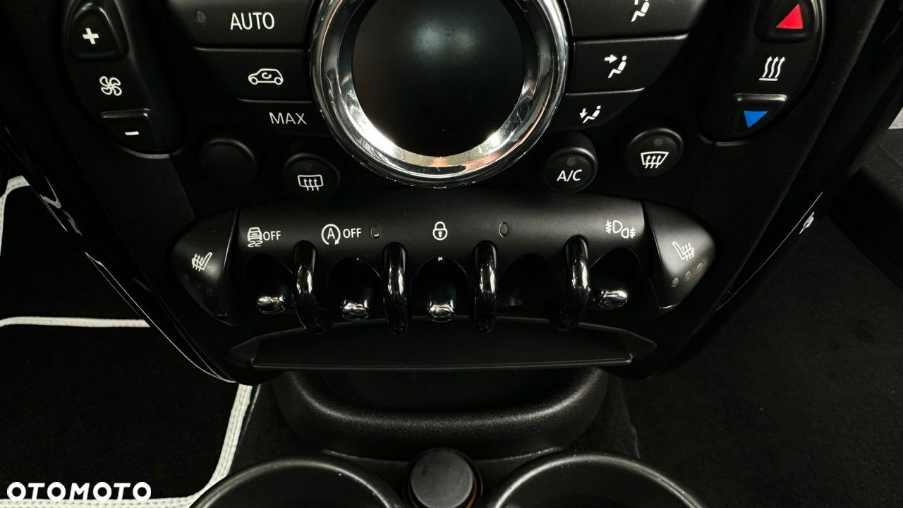 MINI Countryman One D - 22