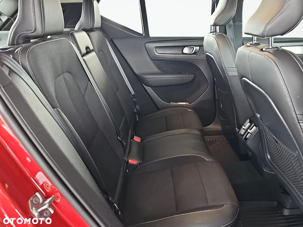Volvo XC 40 T4 AWD Momentum Pro - 28