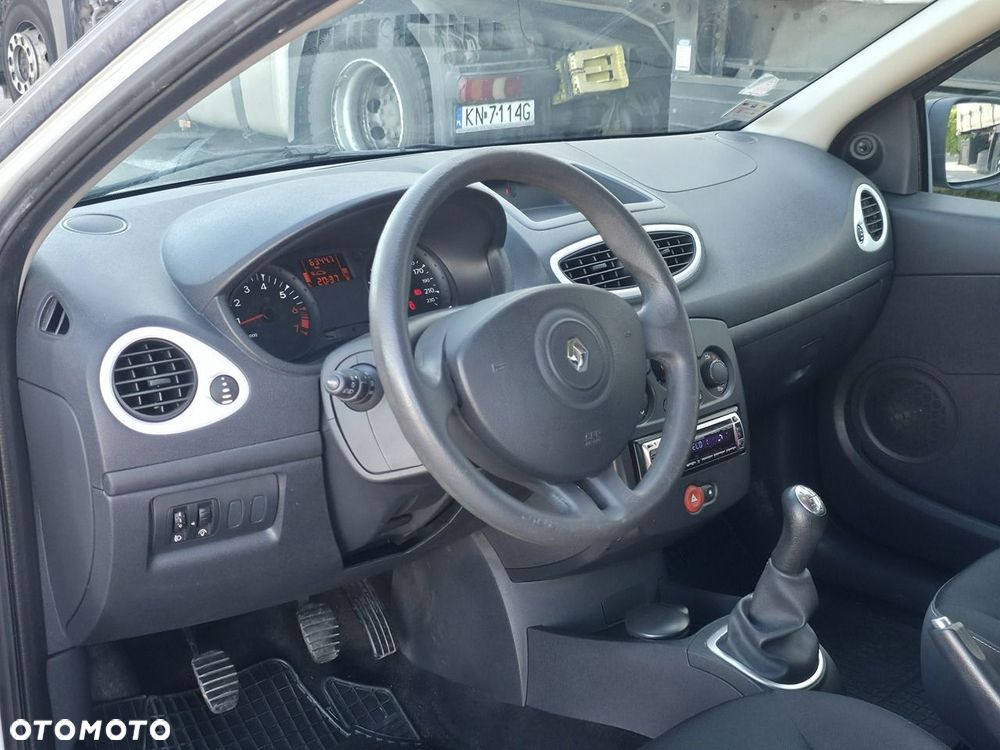 Renault Clio - 6