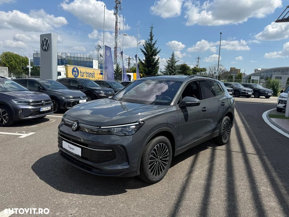 Volkswagen Tiguan - 4