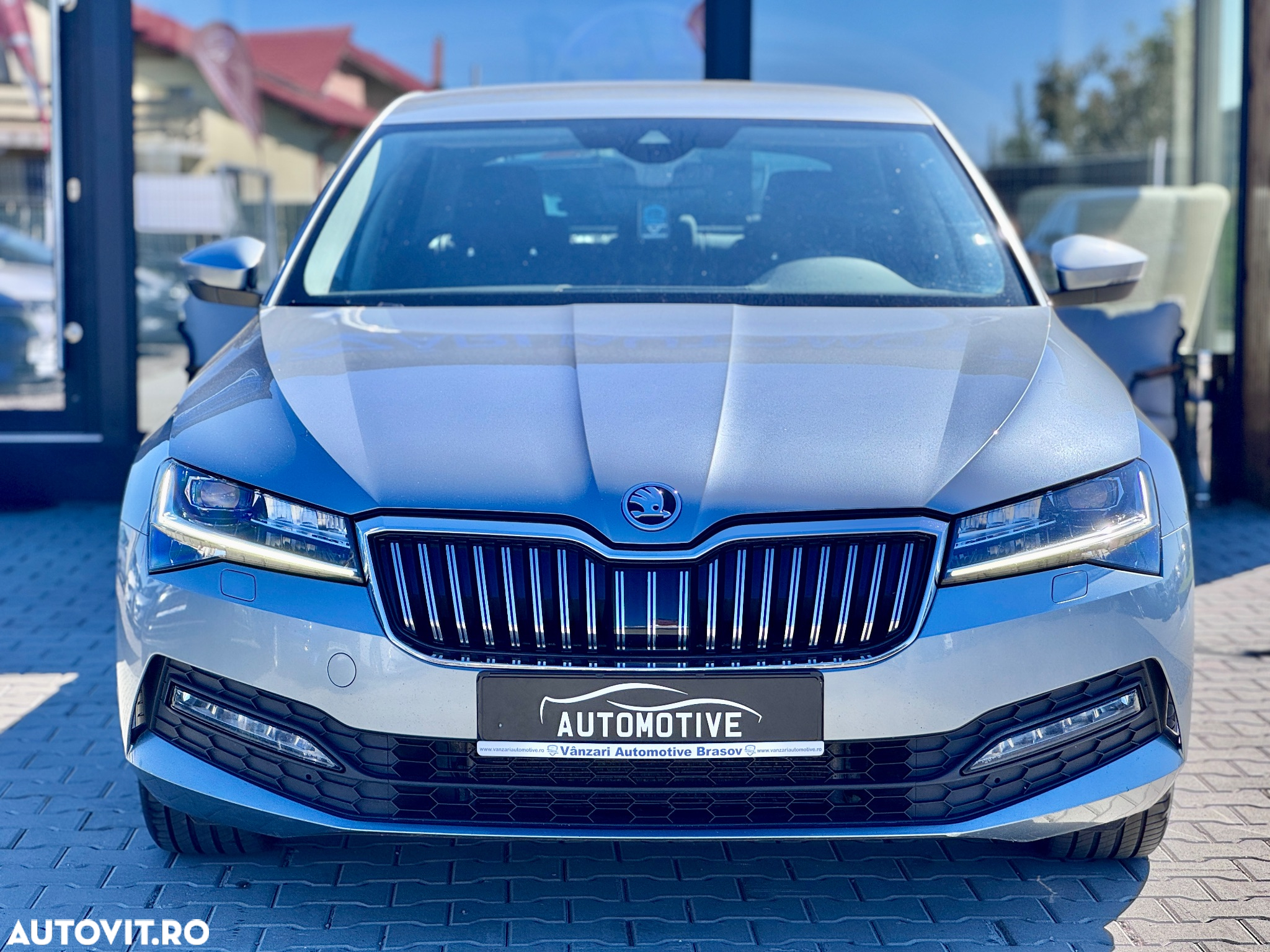 Skoda Superb Combi 2.0 TDI DSG Ambition - 2