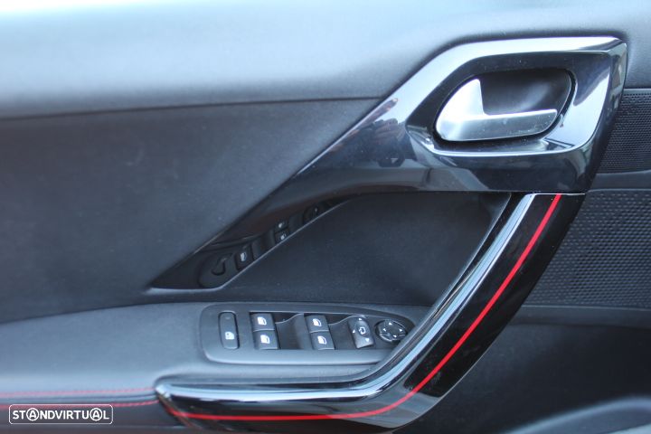 Peugeot 208 1.2 PureTech GT Line EAT6 - 16