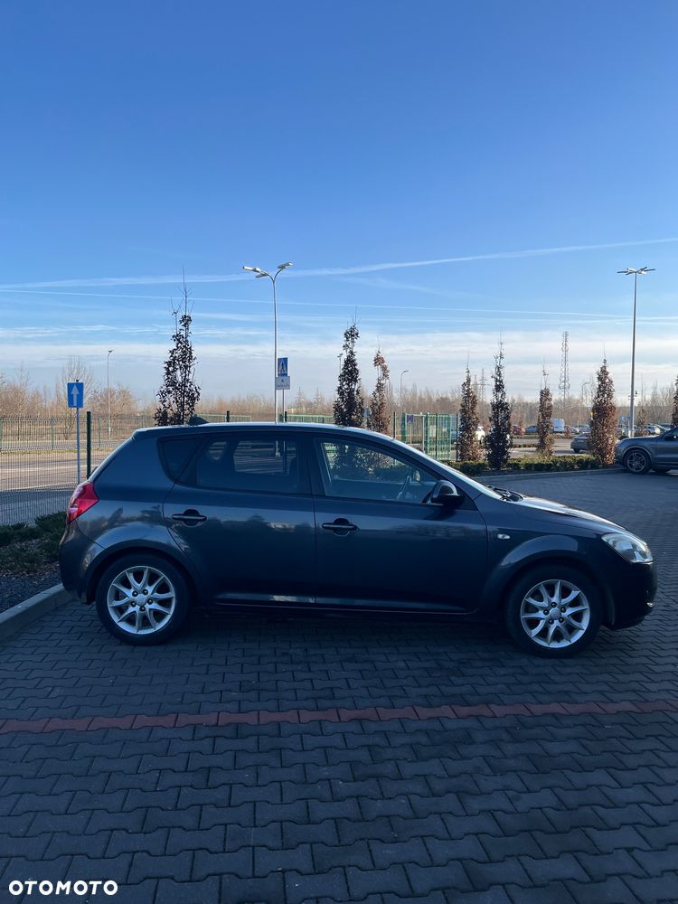 Kia Ceed 1.6 Comfort - 2