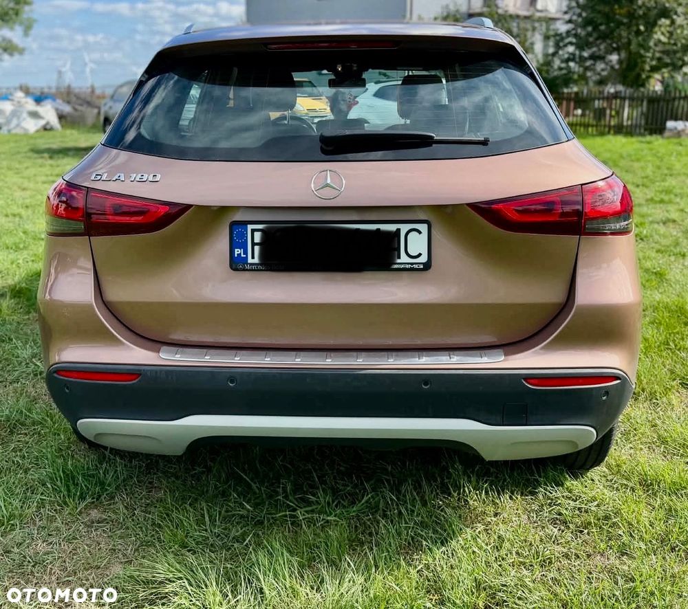 Mercedes-Benz GLA 180 Business Edition - 7