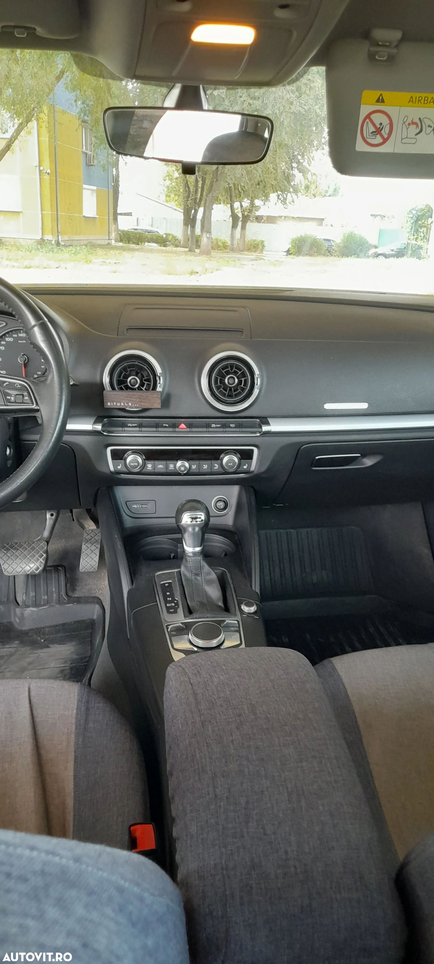 Audi A3 1.6 30 TDI S tronic Sport - 5