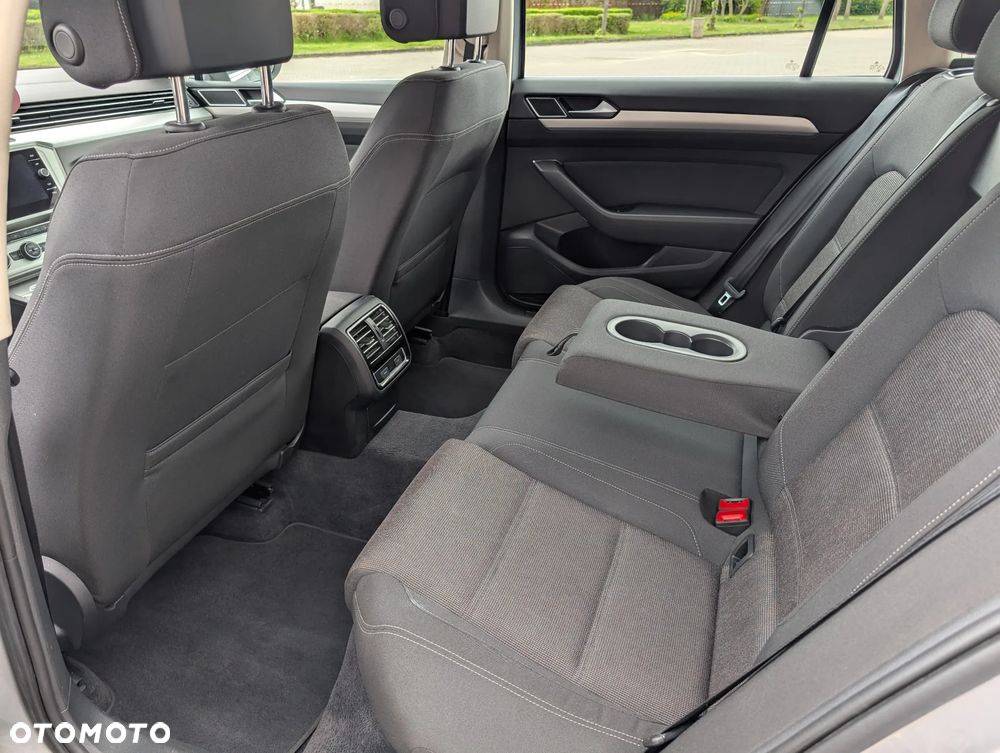 Volkswagen Passat 2.0 TDI BMT Comfortline - 17