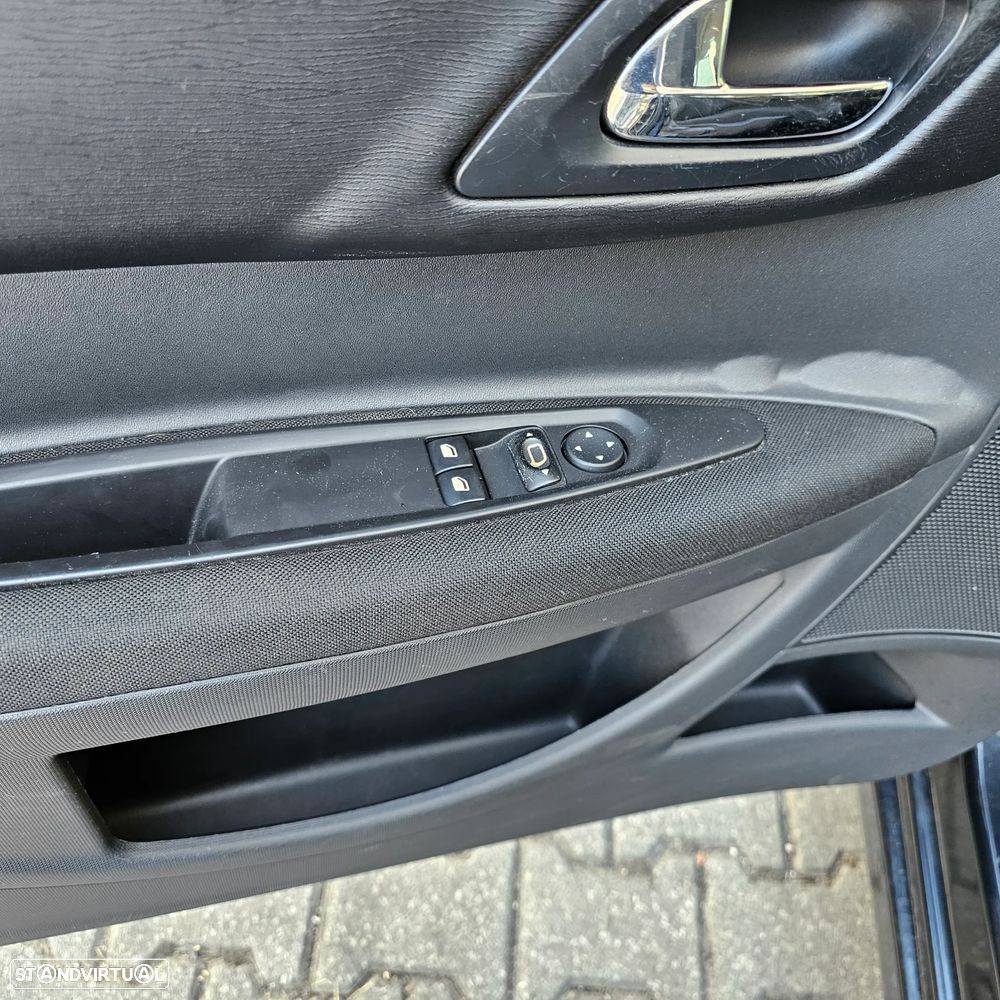 Citroën C4 Coupé 1.6 HDi 110 VTR - 11