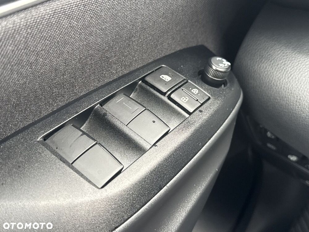 Toyota Yaris Hybrid 1.5 Style - 31