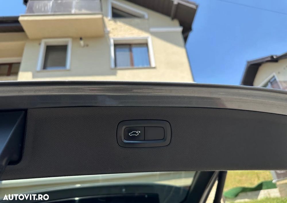 Volvo XC 90 D5 AWD Momentum - 24