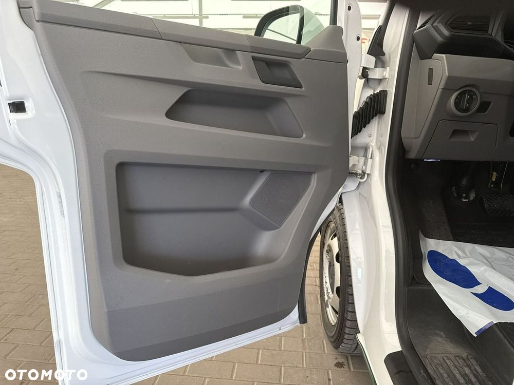 Volkswagen Transporter - 11