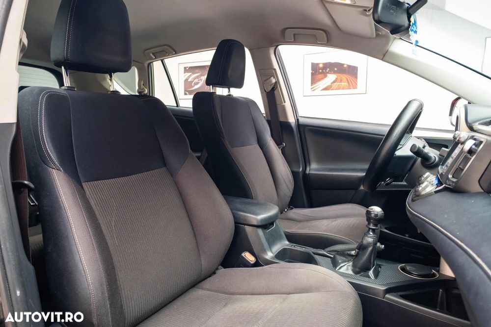 Toyota RAV4 2.0 D-4D 2WD Comfort - 18