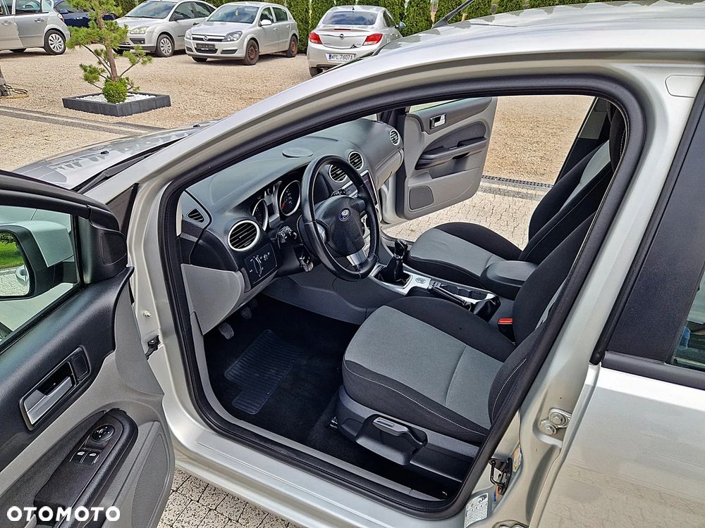 Ford Focus 1.6 16V Fun - 5