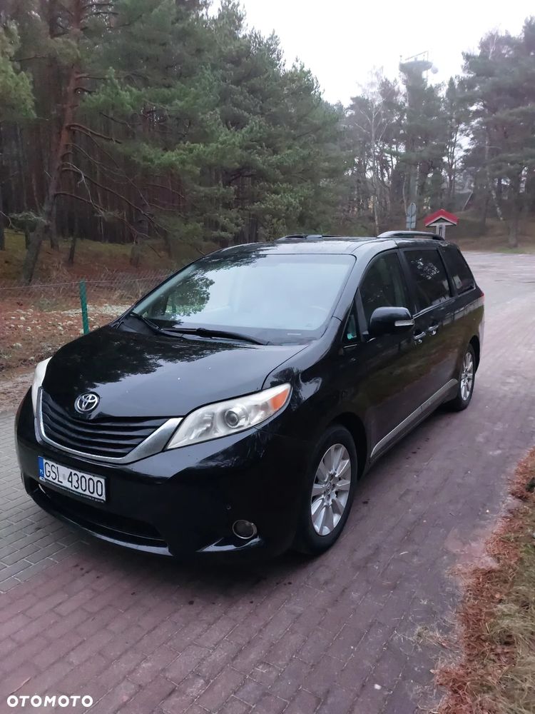 Toyota Sienna 3.5 XLE AWD - 3